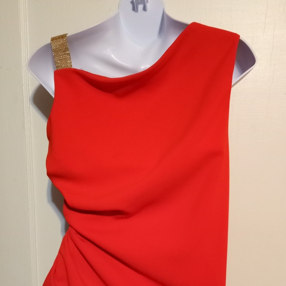 🛍️ BUNDLE ONLY🛍️Vintage Chic Red Midi Dress with Gold Strap Accent - Picture 5 of 11
